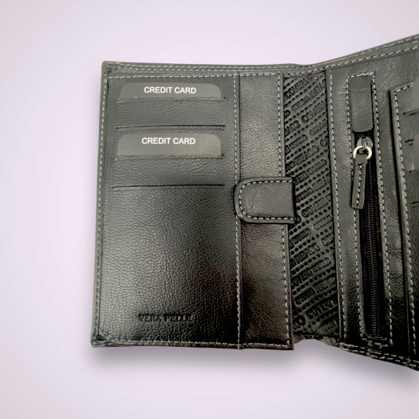 Porta passaporto in pelle marchio Coveri