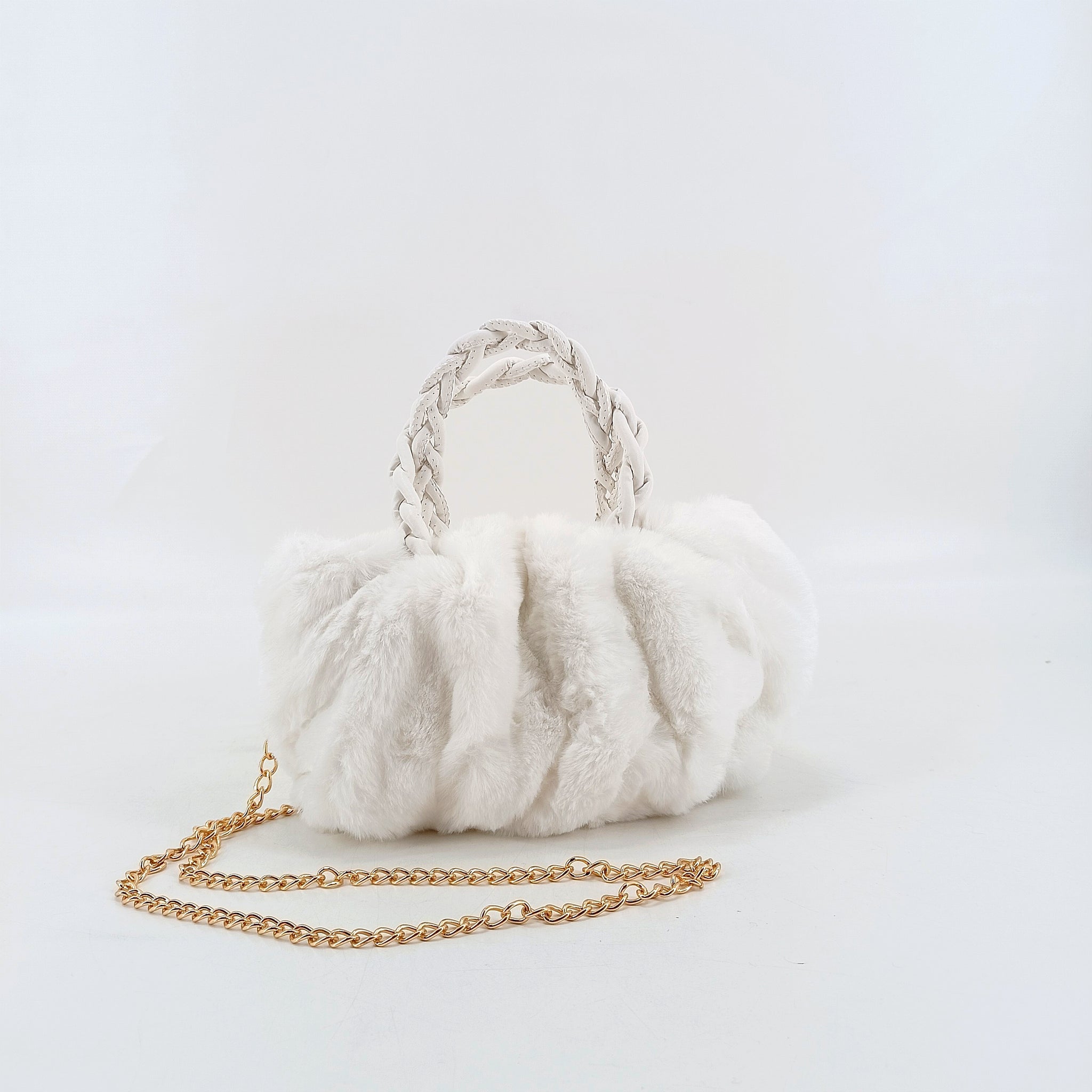 Rosalinda Borsa in ecopelliccia